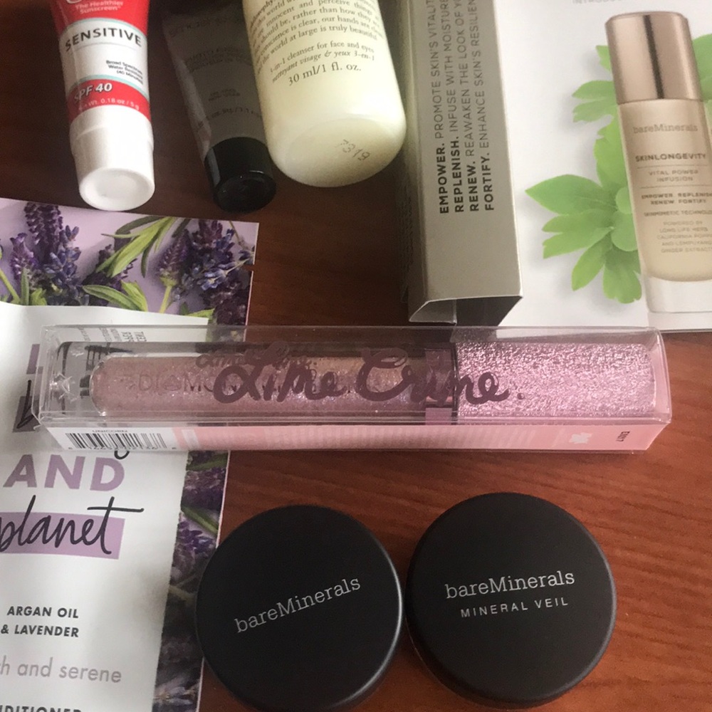 Cosmetics - Picture 6 of 7